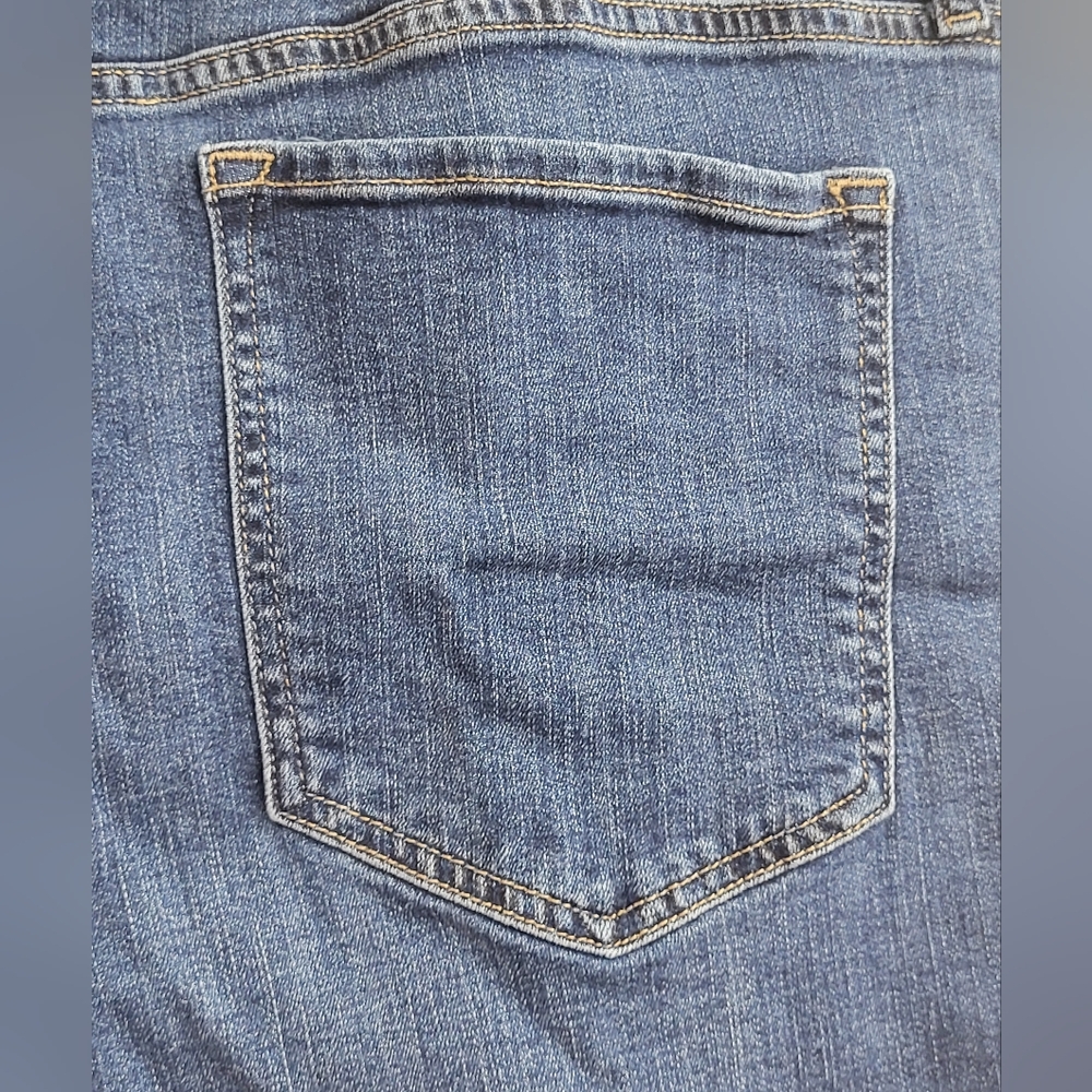 Banana Republic Women's Mid Rise Premium Blue Denim Shorts Stretch Size 34 - Picture 3 of 10